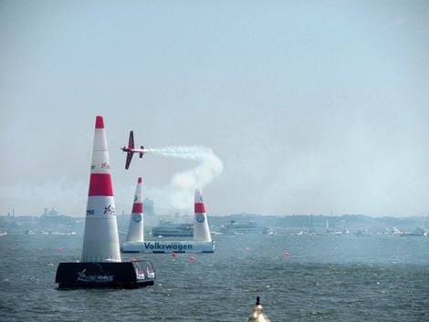 Red Bull Air Races-Talk About Freedom and Precision!